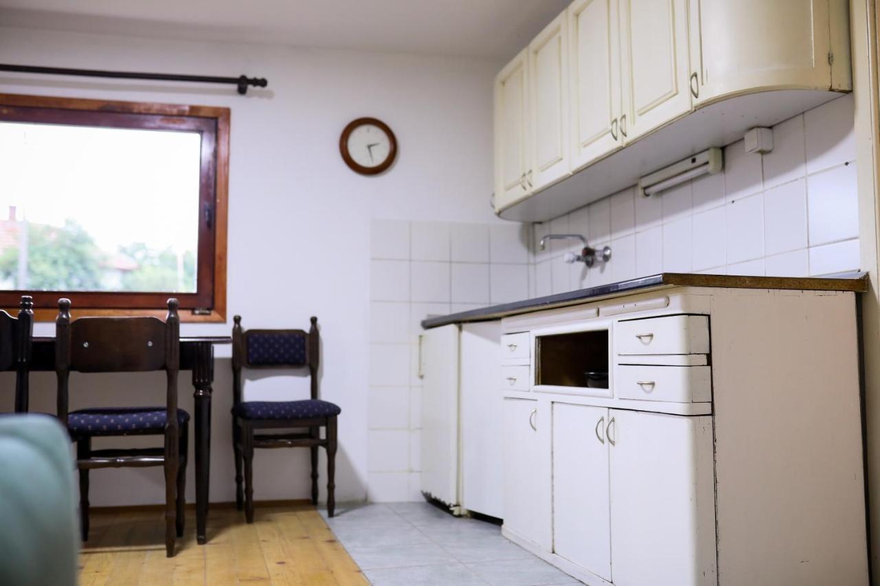 Green Apartments Kursumlija Bagian luar foto