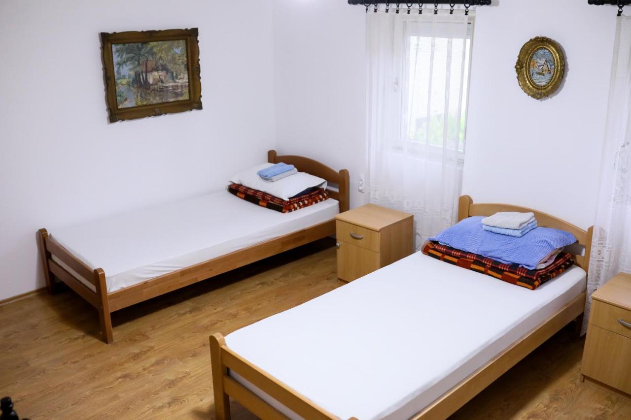 Green Apartments Kursumlija Bagian luar foto