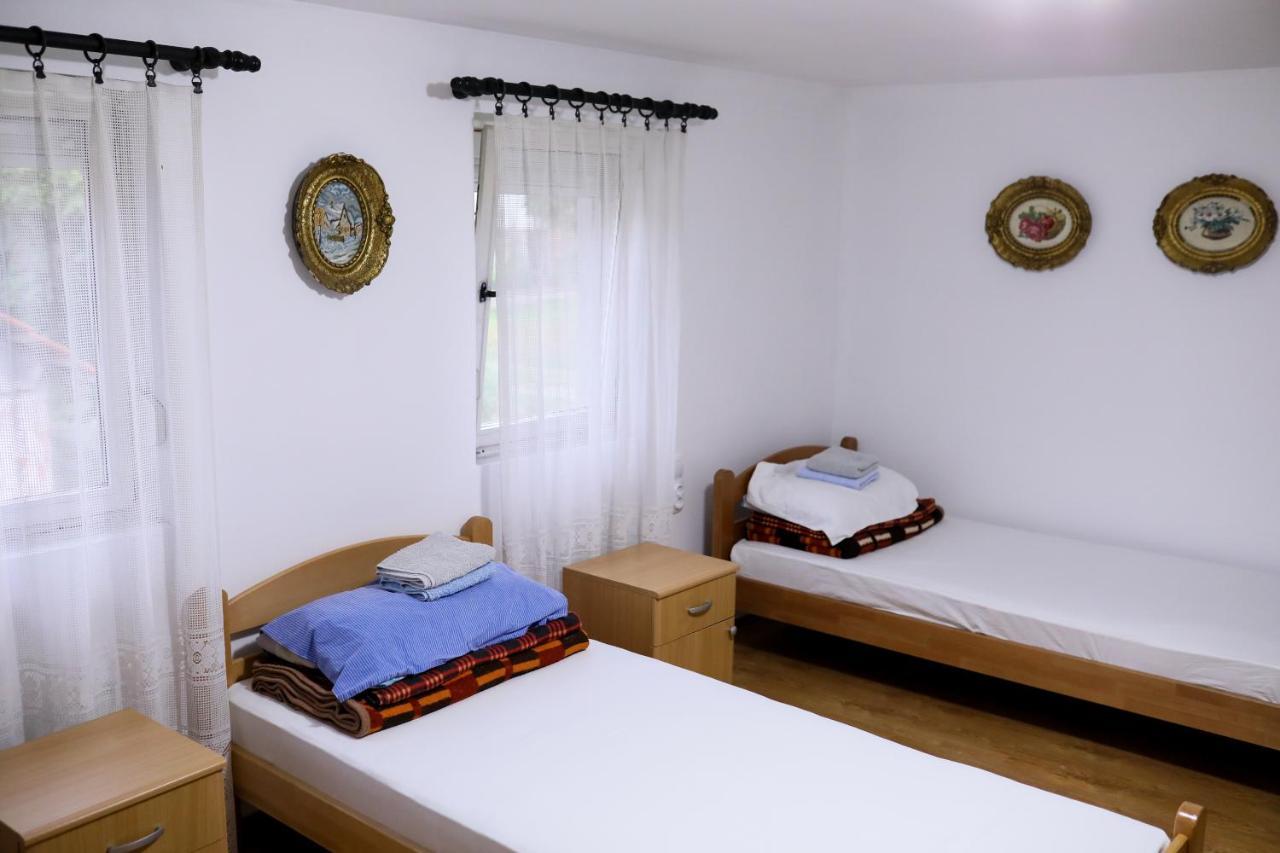 Green Apartments Kursumlija Bagian luar foto